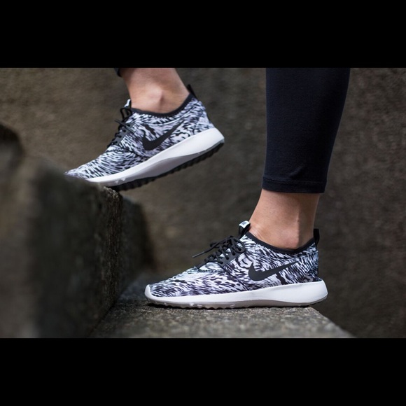 Nike Shoes - Nike Women’s Black and White Athletic Tennis Shoes